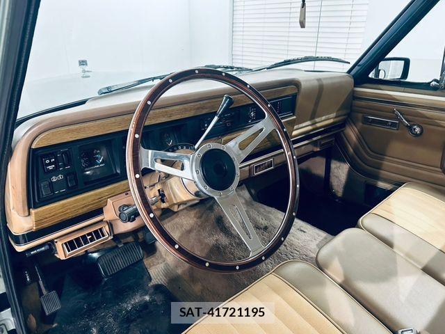 Jeep Grand Wagoneer 1995-11 957592-13