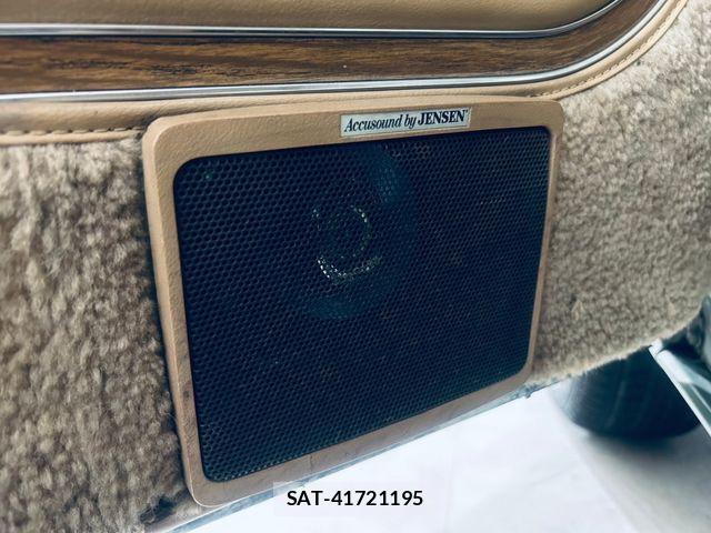Jeep Grand Wagoneer 1995-11 957592-23
