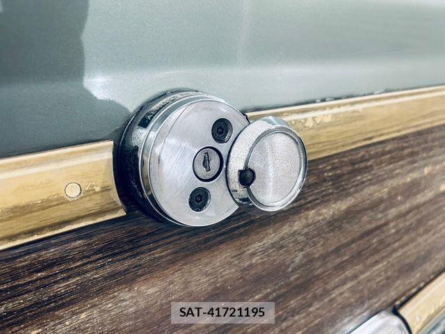 Jeep Grand Wagoneer 1995-11 957592-26