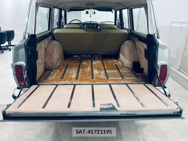 Jeep Grand Wagoneer 1995-11 957592-27