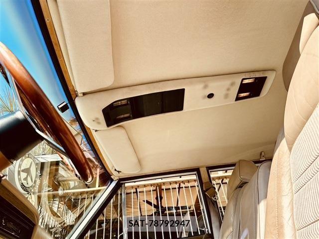 Jeep Grand Wagoneer 1990-01 6994415-9