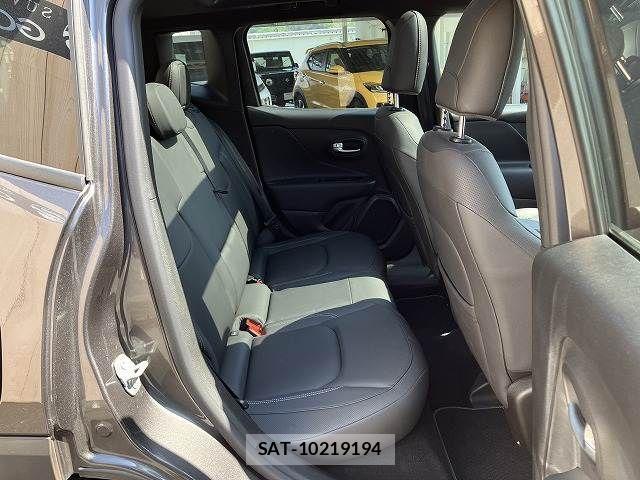 Jeep RENEGADE 2021-04 1029468-11