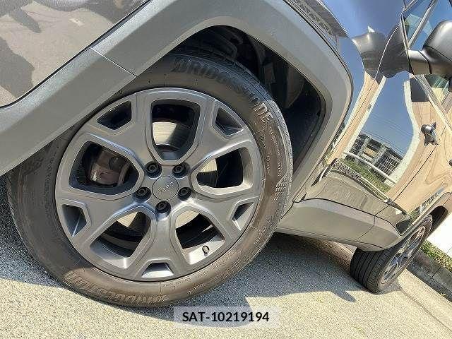 Jeep RENEGADE 2021-04 1029468-18