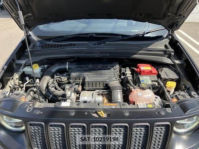 Jeep RENEGADE 2021-04 1029468-19