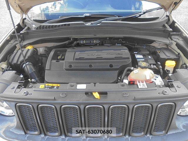Jeep RENEGADE 2017-04 1189756-7