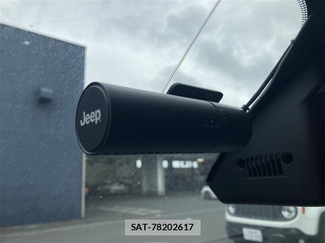 Jeep RENEGADE 2020-08 1281823-24