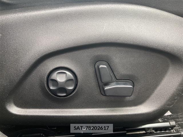 Jeep RENEGADE 2020-08 1281823-26