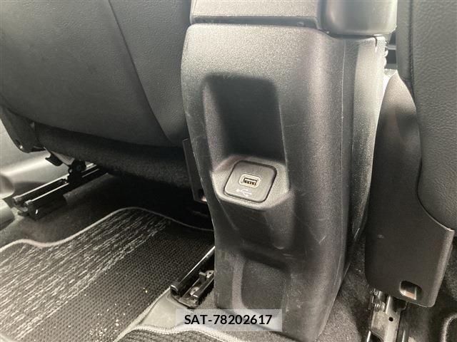 Jeep RENEGADE 2020-08 1281823-29