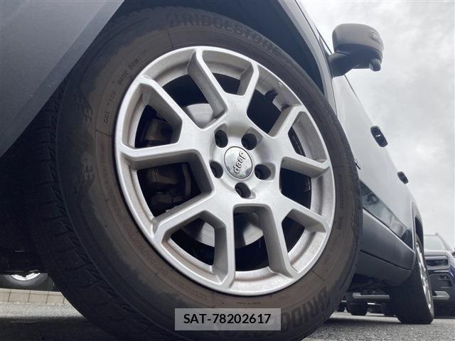 Jeep RENEGADE 2020-08 1281823-8