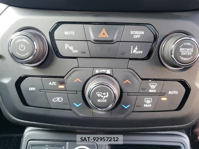 Jeep RENEGADE 2021-04 1660942-19
