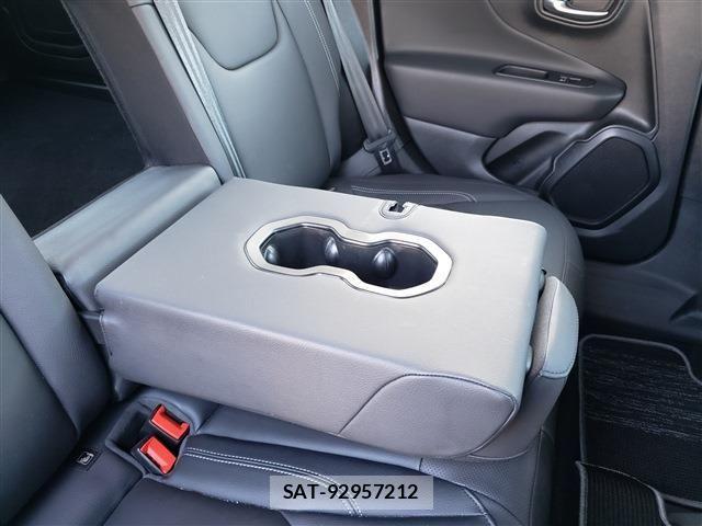 Jeep RENEGADE 2021-04 1660942-22