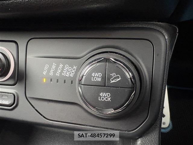 Jeep RENEGADE 2021-01 1825587-25