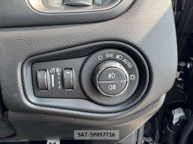 Jeep RENEGADE 2021-06 6001533-23