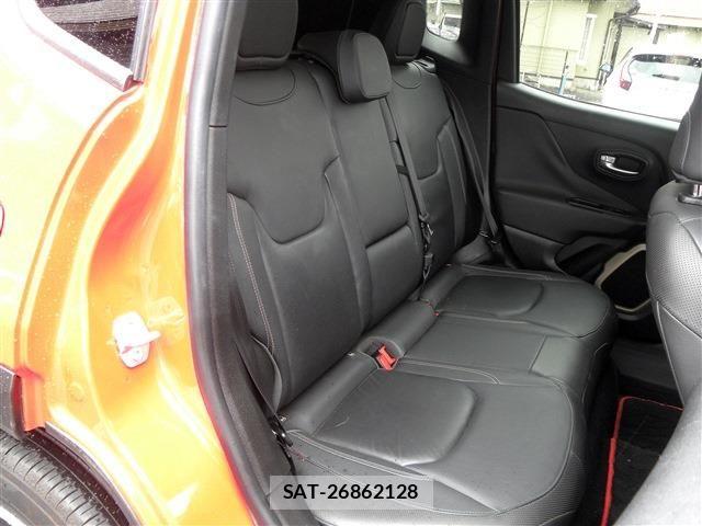 Jeep RENEGADE 2016-06 6001562-11