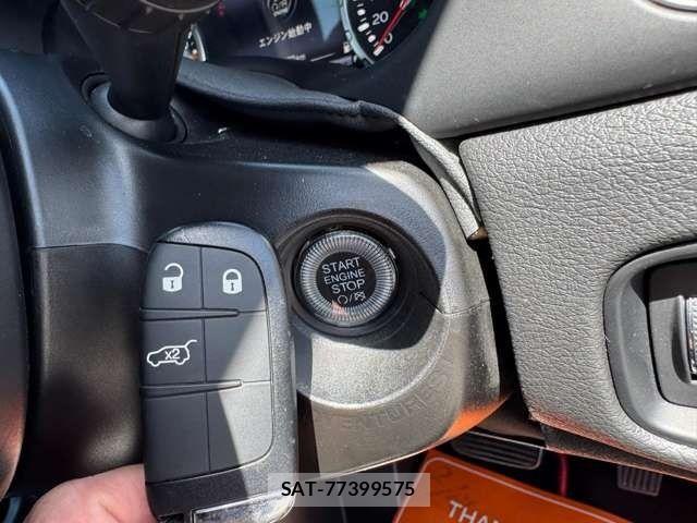 Jeep RENEGADE 2023-08 6304661-15