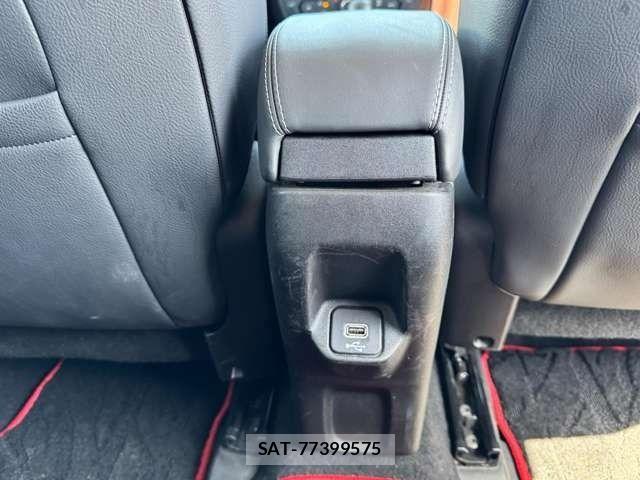 Jeep RENEGADE 2023-08 6304661-25