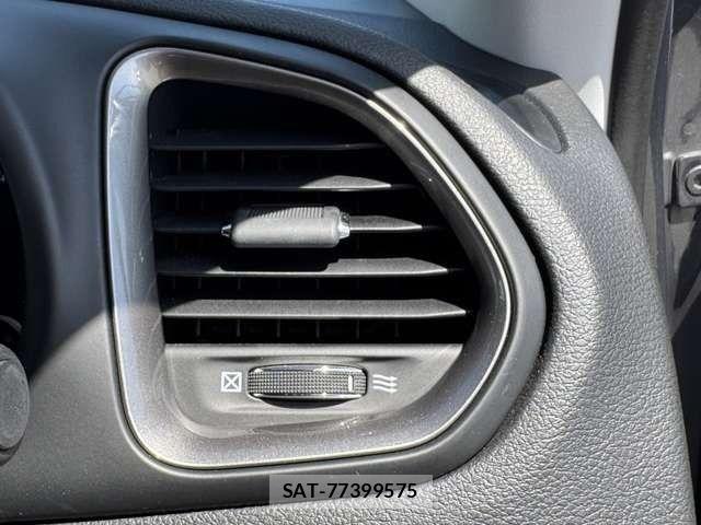 Jeep RENEGADE 2023-08 6304661-27
