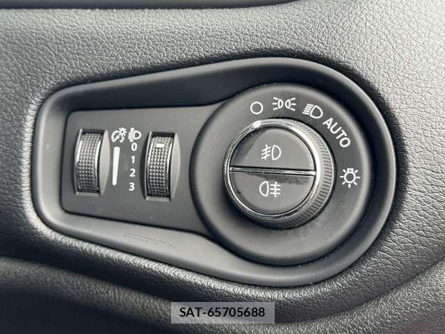 Jeep RENEGADE 2019-05 6641735-23
