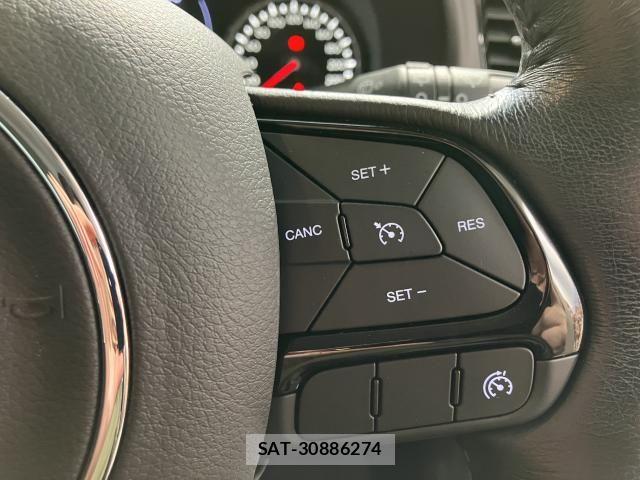 Jeep RENEGADE 2018-06 6672045-26