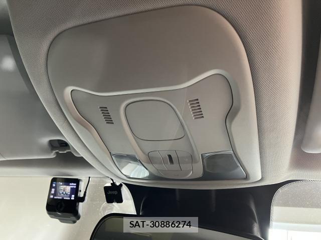 Jeep RENEGADE 2018-06 6672045-29