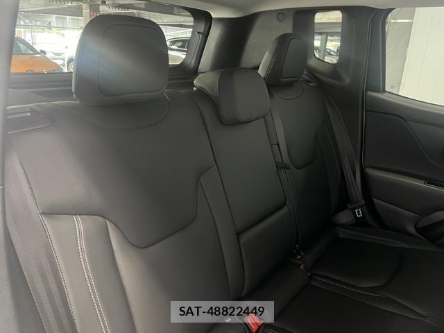 Jeep RENEGADE 2023-08 6676430-4