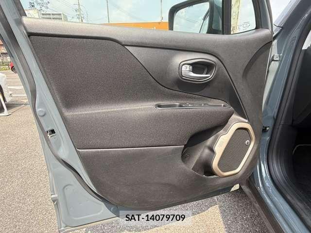 Jeep RENEGADE 2017-09 6691066-12