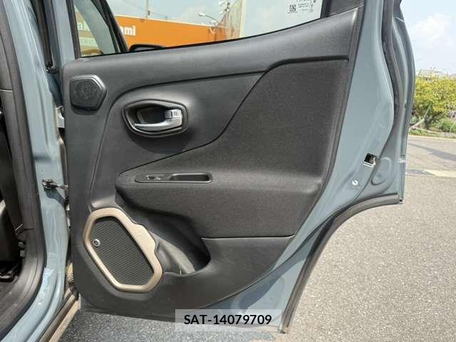 Jeep RENEGADE 2017-09 6691066-15