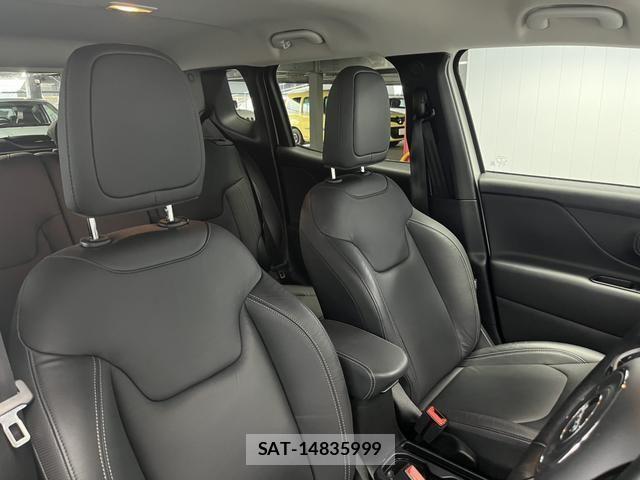Jeep RENEGADE 2023-06 6716372-3
