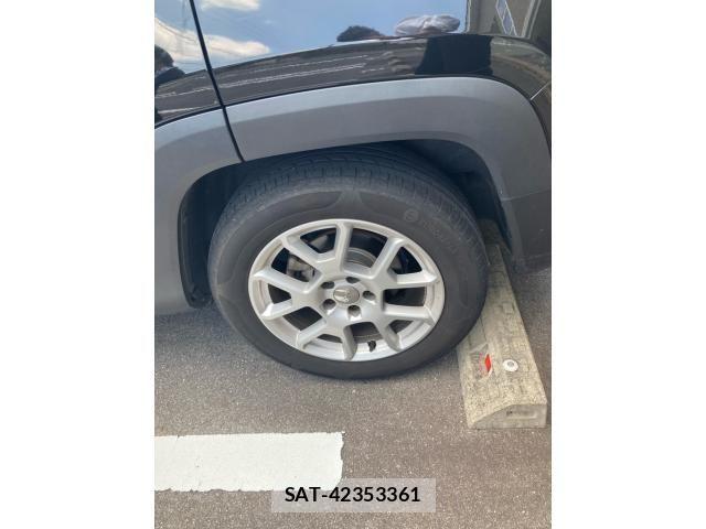Jeep RENEGADE 2019-05 6906881-9