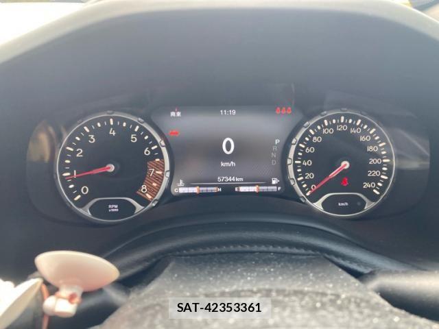 Jeep RENEGADE 2019-05 6906881-17