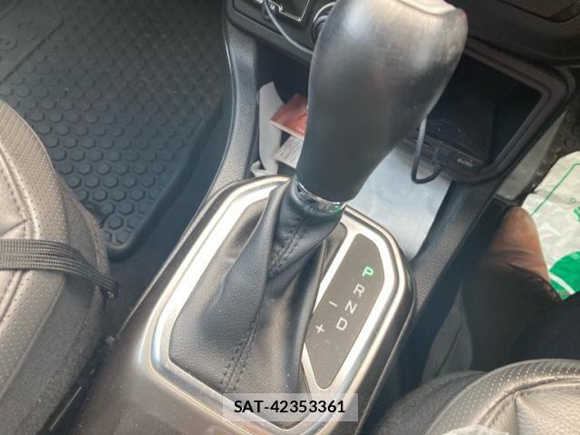 Jeep RENEGADE 2019-05 6906881-19
