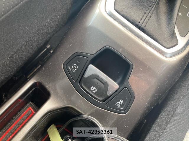 Jeep RENEGADE 2019-05 6906881-20