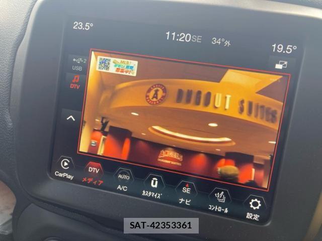Jeep RENEGADE 2019-05 6906881-23