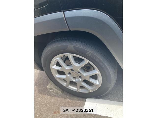 Jeep RENEGADE 2019-05 6906881-2