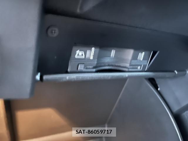 Jeep RENEGADE 2023-09 6906879-9