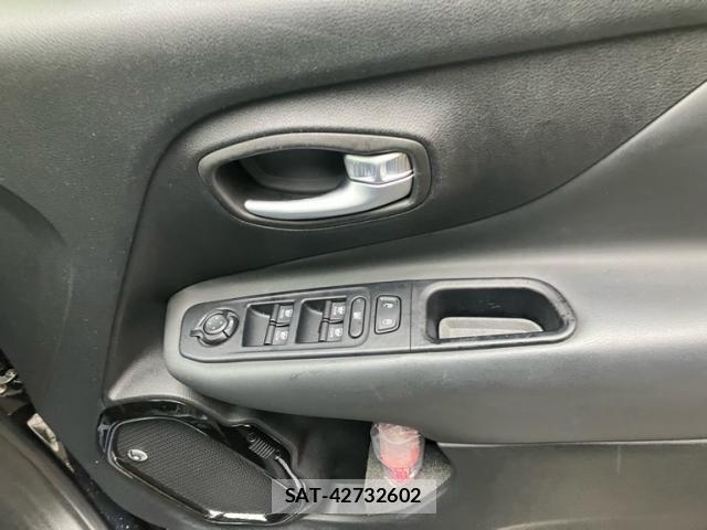 Jeep RENEGADE 2019-06 7020663-11