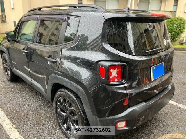 Jeep RENEGADE 2019-06 7020663-1
