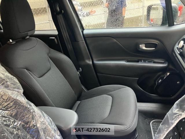 Jeep RENEGADE 2019-06 7020663-23