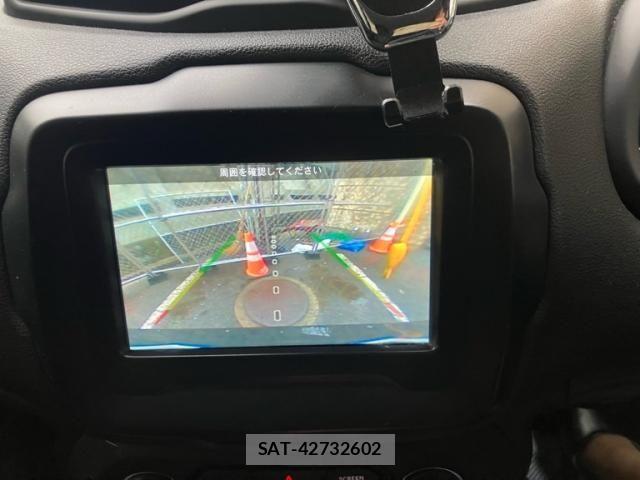 Jeep RENEGADE 2019-06 7020663-27