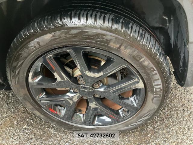 Jeep RENEGADE 2019-06 7020663-4