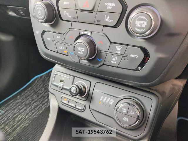 Jeep RENEGADE 2021-03 7058983-16