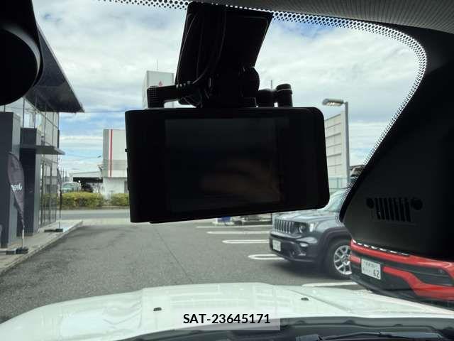 Jeep RENEGADE 2023-10 7220059-13