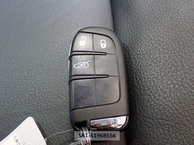 Jeep RENEGADE 2021-08 7272094-26