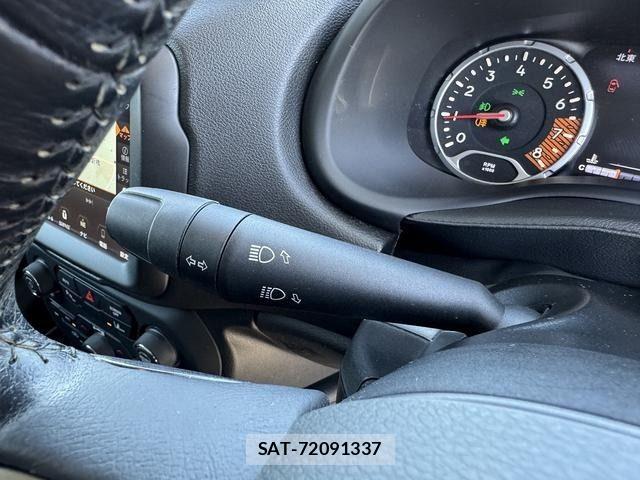 Jeep RENEGADE 2020-11 7272091-16
