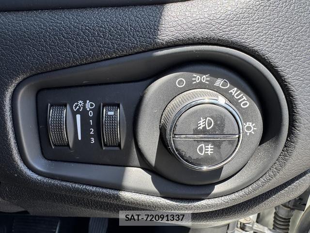 Jeep RENEGADE 2020-11 7272091-23