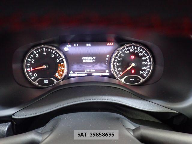 Jeep RENEGADE 2021-09 7358197-12
