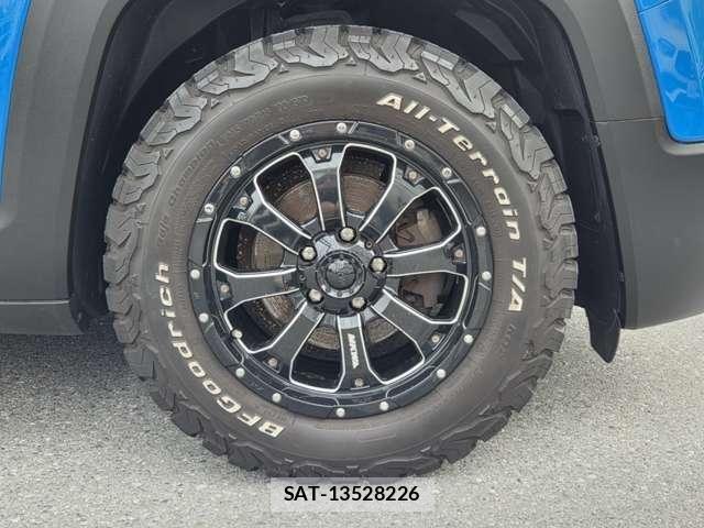 Jeep RENEGADE 2015-10 7455021-28