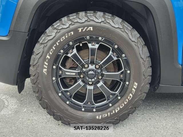 Jeep RENEGADE 2015-10 7455021-29