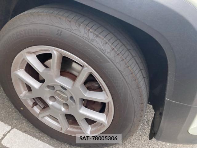 Jeep RENEGADE 2021-08 7508886-6