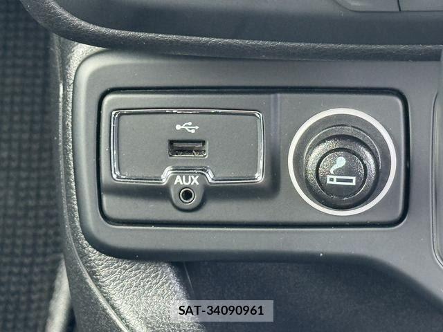 Jeep RENEGADE 2019-02 7508888-24